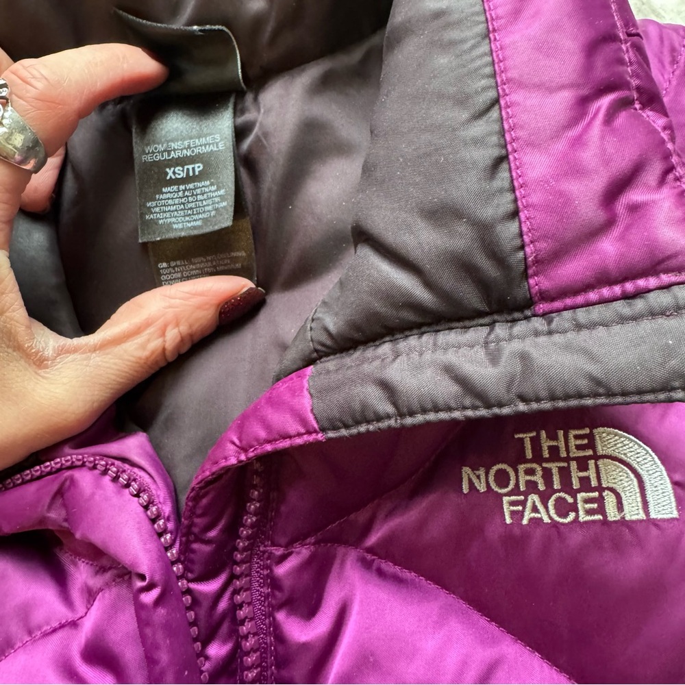 The North Face Women's Vibrant Purple Puffer Vest - Picture 5 of 5